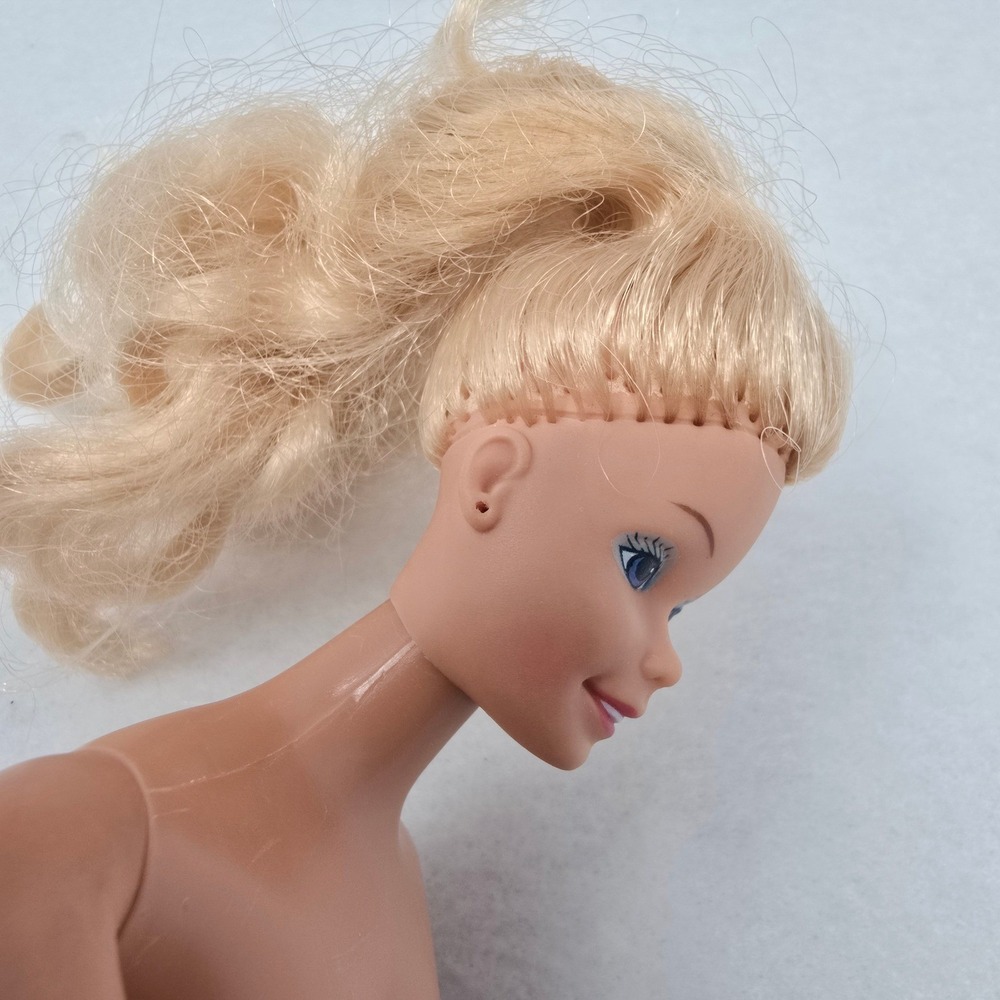 Mattel Barbie Doll Blonde Hair Blue Eyes Vintage Japan - Picture 8 of 15